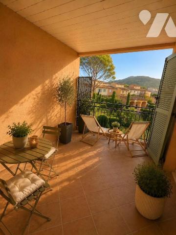 APPARTEMENT T3 AVEC TERRASSE , CAVE ET PLACE DE PARKING DANS RESIDENCE AVEC PISCINE A LA MOLE