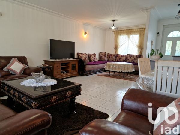 Maison 6 pièces de 115 m² à Périgny (94520)