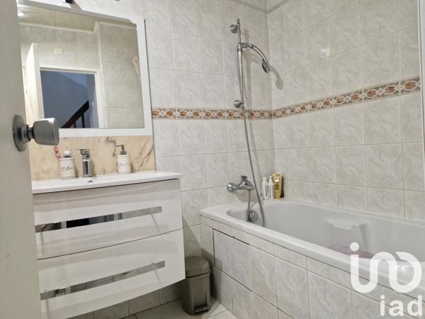 Maison 6 pièces de 115 m² à Périgny (94520)