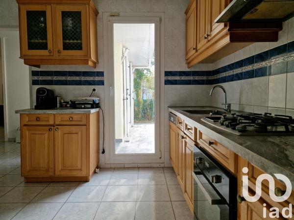 Maison 6 pièces de 115 m² à Périgny (94520)