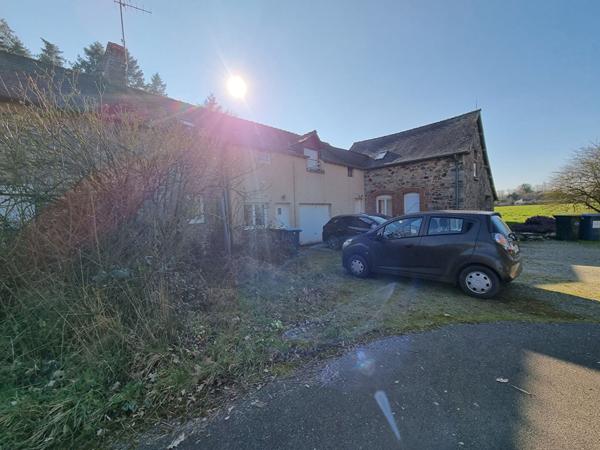 Manoir fin 17ème siècle et 5 maisons en location à vendre à LIFFRE, environ 800m² de superficie (400m² manoir et 406m² de logements locatifs), 11 hectares de parcelle.