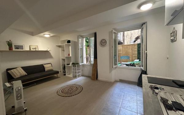 Appartement à vendre    1 pièce • 20,54 m2 Marseille 1