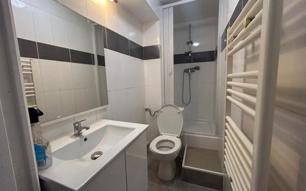 Appartement à vendre    1 pièce • 20,54 m2 Marseille 1