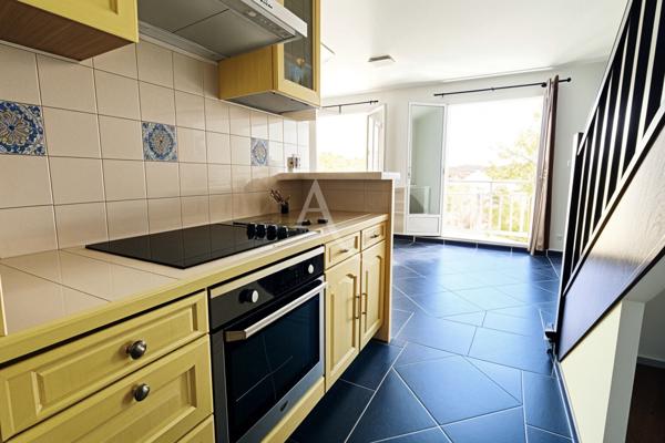 DUPLEX 3 PIÈCES DERNIER ÉTAGE AVEC BALCON