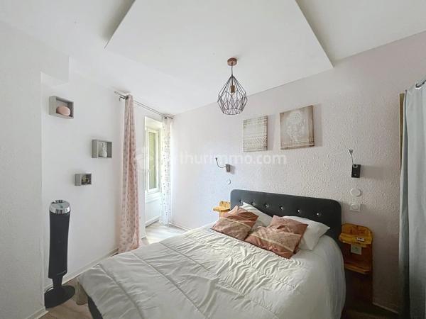 Location                                                      Appartement
                        
                     3 pièces                      51 m2                     à Clermont-Ferrand