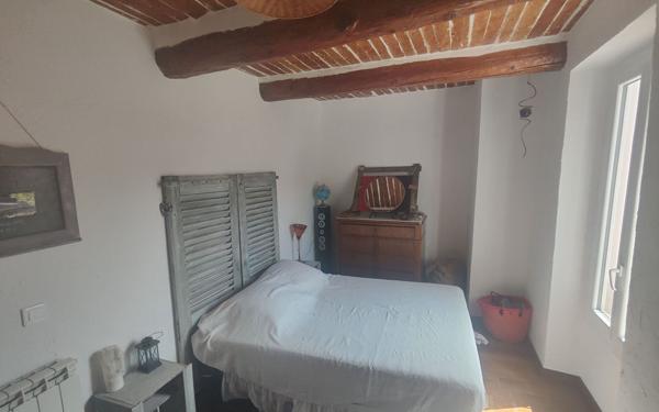 Maison à vendre    5 pièces •  Peyruis