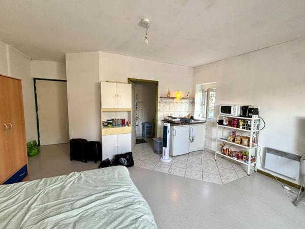 Immeuble
                                                                                                                                                
                                                                                                                                                
                                                                                                                                                
                                                    
                                                                                                                                                                                                                                                                                                                        420  m²                                                                                                                                                                                                         2 etage(s)