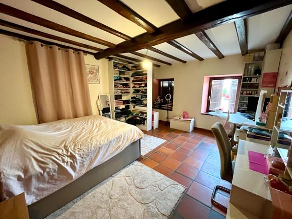 Immeuble
                                                                                                                                                
                                                                                                                                                
                                                                                                                                                
                                                    
                                                                                                                                                                                                                                                                                                                        420  m²                                                                                                                                                                                                         2 etage(s)
