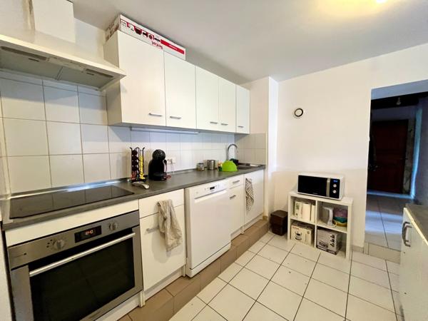 Immeuble
                                                                                                                                                
                                                                                                                                                
                                                                                                                                                
                                                    
                                                                                                                                                                                                                                                                                                                        420  m²                                                                                                                                                                                                         2 etage(s)