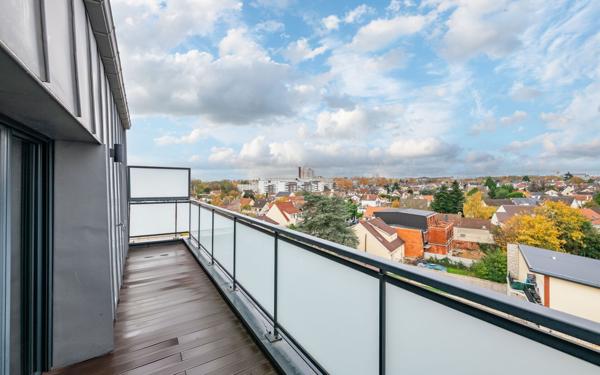 Appartement à vendre    4 pièces • 81,89 m2 Noisy-le-Grand