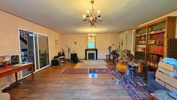 EXCLUSIVITE - FRANCOIS - Propriété de 427m² avec un terrain de 16 000m²