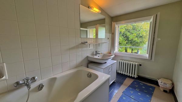 EXCLUSIVITE - FRANCOIS - Propriété de 427m² avec un terrain de 16 000m²