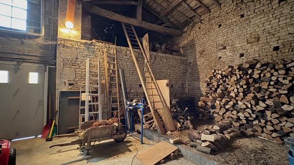 EXCLUSIVITE - FRANCOIS - Propriété de 427m² avec un terrain de 16 000m²