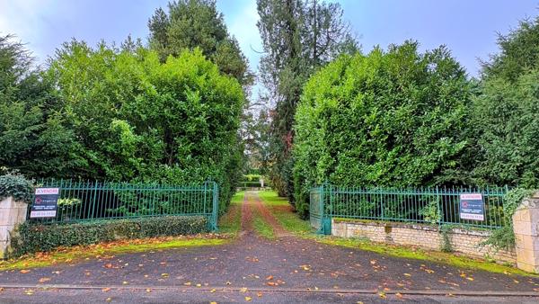 EXCLUSIVITE - FRANCOIS - Propriété de 427m² avec un terrain de 16 000m²