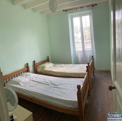 Maison
                                                                                                                                                                                                                                                                                                                        10 pièce(s)                                                                                                                                                                                                          6 chambre(s)                                                                                                                                                                                                          200  m²