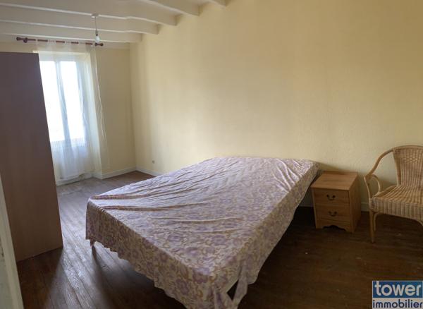 Maison
                                                                                                                                                                                                                                                                                                                        10 pièce(s)                                                                                                                                                                                                          6 chambre(s)                                                                                                                                                                                                          200  m²