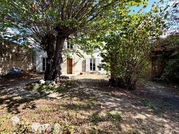 Maison familiale : 144.5 m2 / 5 chambres / garage / piscine chauffée