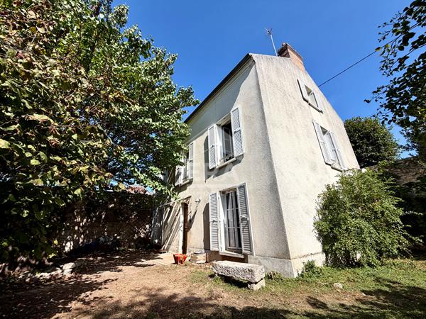 Maison familiale : 144.5 m2 / 5 chambres / garage / piscine chauffée