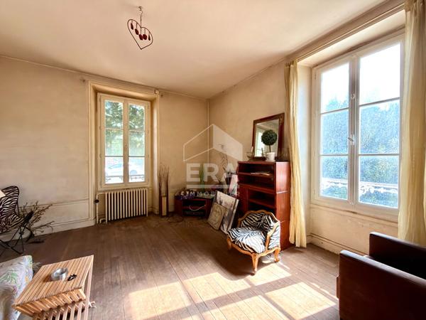Maison familiale : 144.5 m2 / 5 chambres / garage / piscine chauffée