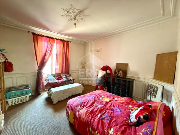 Maison familiale : 144.5 m2 / 5 chambres / garage / piscine chauffée