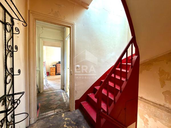 Maison familiale : 144.5 m2 / 5 chambres / garage / piscine chauffée