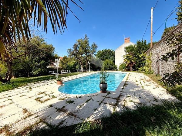 Maison familiale : 144.5 m2 / 5 chambres / garage / piscine chauffée