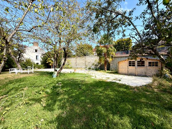 Maison familiale : 144.5 m2 / 5 chambres / garage / piscine chauffée