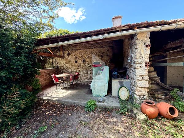 Maison familiale : 144.5 m2 / 5 chambres / garage / piscine chauffée