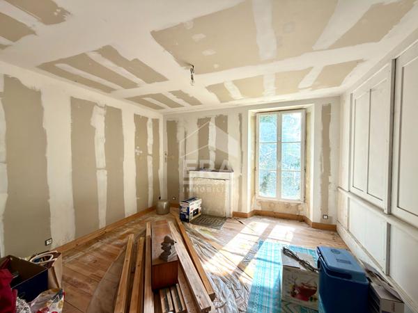 Maison familiale : 144.5 m2 / 5 chambres / garage / piscine chauffée