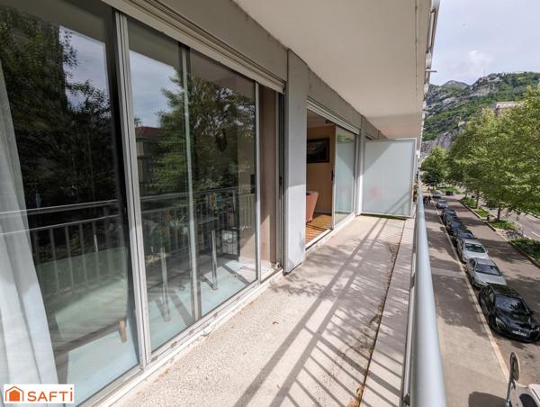 Appartement traversant  6 pièces 118m² - 4 chambres - Balcon