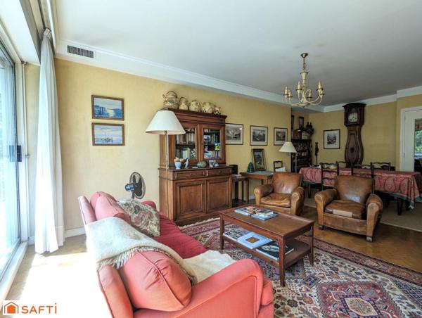 Appartement traversant  6 pièces 118m² - 4 chambres - Balcon