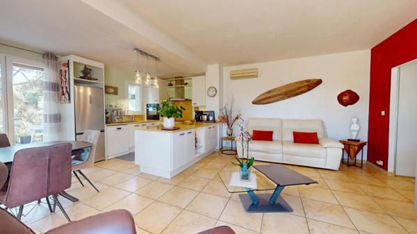 Une adresse confidentielle et jardin Méditérannéen face à la mer.