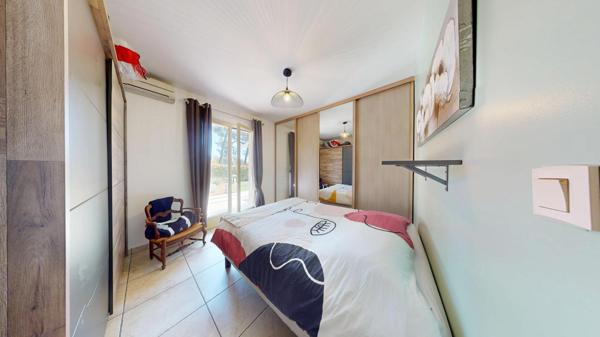 Une adresse confidentielle et jardin Méditérannéen face à la mer.