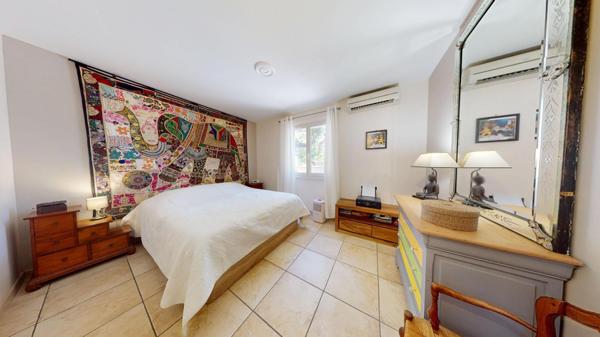 Une adresse confidentielle et jardin Méditérannéen face à la mer.