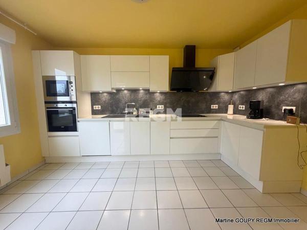 Saint-Cyr-en-Val (45590) Saint-Cyr-en-Val (45590) - Maison 154 m² carrez (158m²/sol) – 4 Chbrs – Piscine – T 709 m²