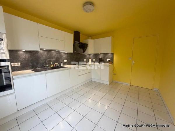 Saint-Cyr-en-Val (45590) Saint-Cyr-en-Val (45590) - Maison 154 m² carrez (158m²/sol) – 4 Chbrs – Piscine – T 709 m²