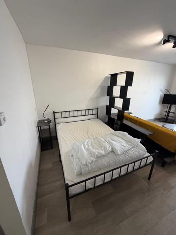 STUDIO MEUBLÉ – PLACE DE PARKING