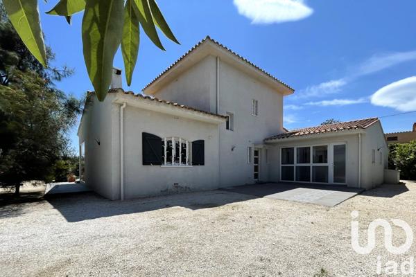 Maison 6 pièces de 236 m² à Bompas (66430)