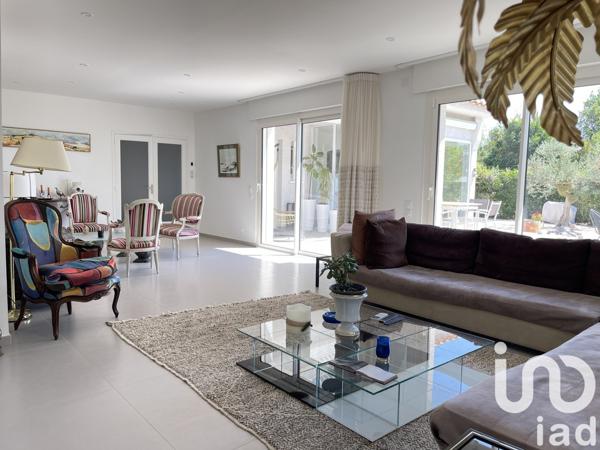 Maison 6 pièces de 236 m² à Bompas (66430)