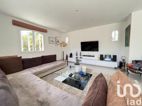 Maison 6 pièces de 236 m² à Bompas (66430)