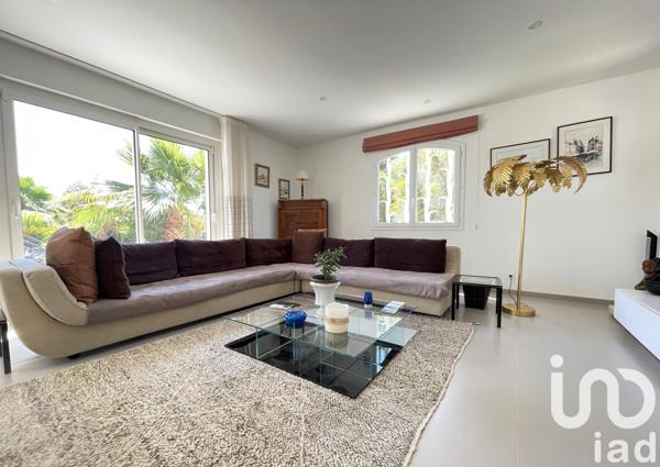 Maison 6 pièces de 236 m² à Bompas (66430)