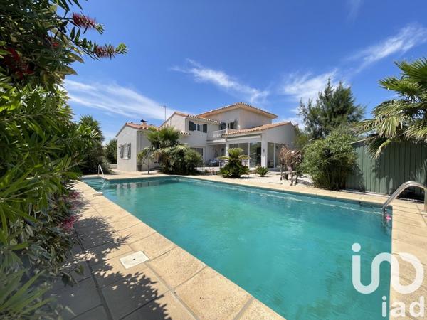 Maison 6 pièces de 236 m² à Bompas (66430)