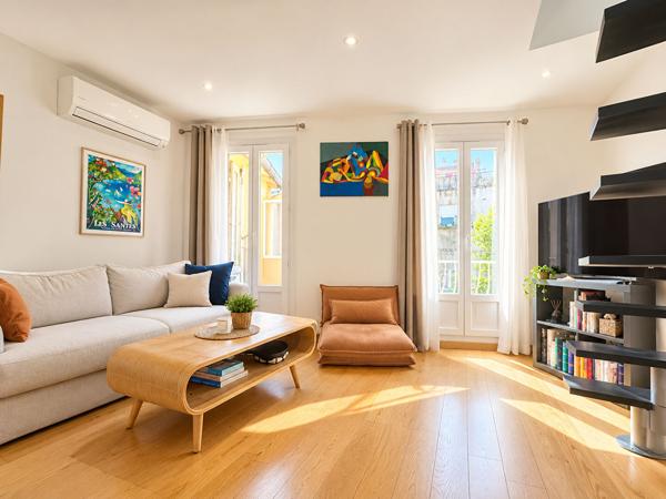 A vendre appartement 3 pièces en duplex à Saint Raphaël en plein coeur de centre ville