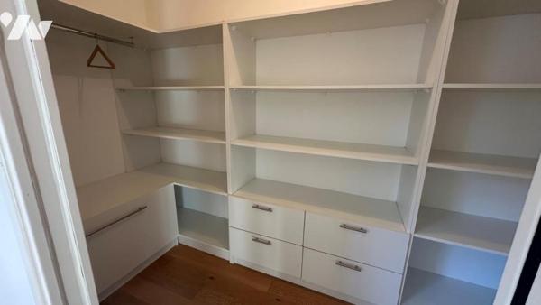 A VENDRE 56 SENE Centre, à 2 pas commerces, maison non mitoyenne, jardin 601 m²