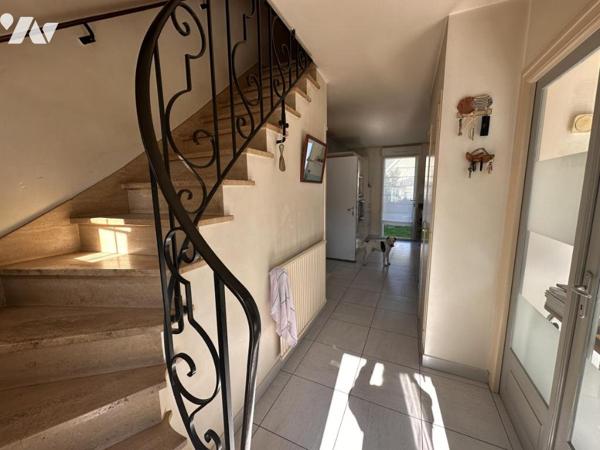 A VENDRE 56 SENE Centre, à 2 pas commerces, maison non mitoyenne, jardin 601 m²