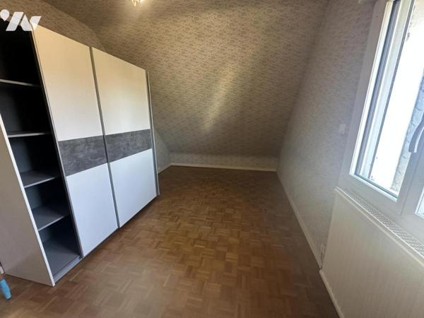 A VENDRE 56 SENE Centre, à 2 pas commerces, maison non mitoyenne, jardin 601 m²