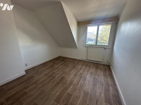A VENDRE 56 SENE Centre, à 2 pas commerces, maison non mitoyenne, jardin 601 m²