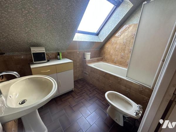 A VENDRE 56 SENE Centre, à 2 pas commerces, maison non mitoyenne, jardin 601 m²