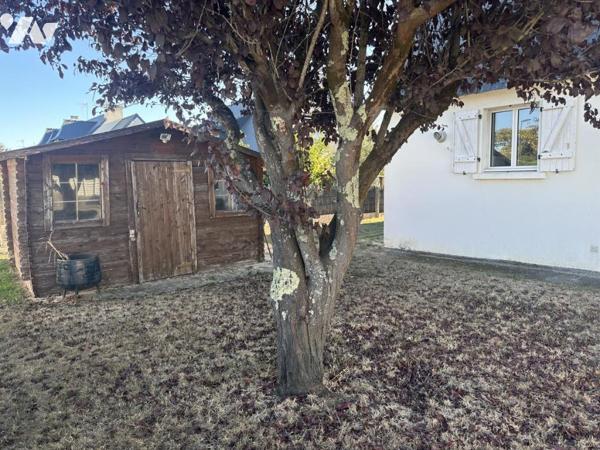 A VENDRE 56 SENE Centre, à 2 pas commerces, maison non mitoyenne, jardin 601 m²