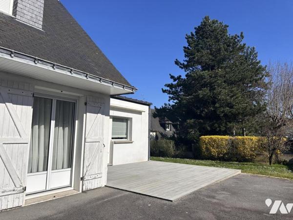 A VENDRE 56 SENE Centre, à 2 pas commerces, maison non mitoyenne, jardin 601 m²